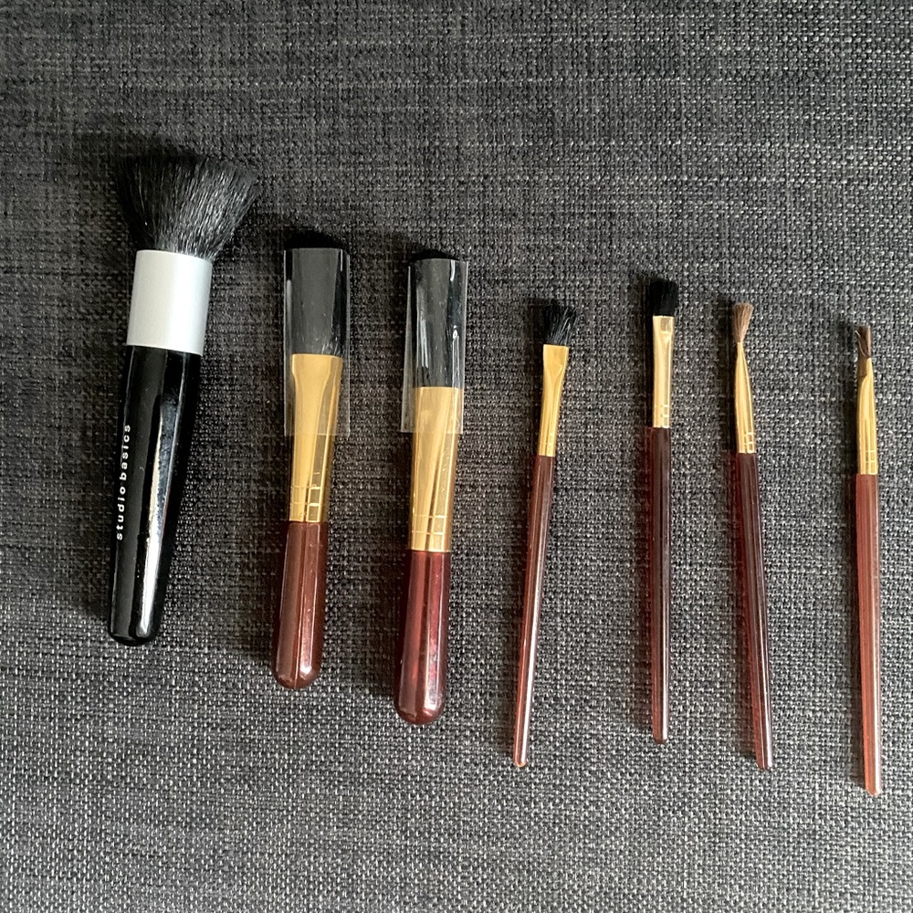 Set of 7 NEW Makeup Brushes